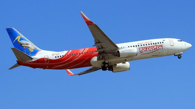 VT-AXT:Boeing 737-800:Air India Express